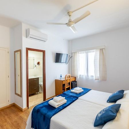 Hostal Doris - Adults Only Colonia de Sant Jordi ภายนอก รูปภาพ