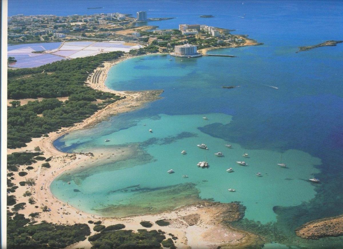 Hostal Doris - Adults Only Colonia de Sant Jordi ภายนอก รูปภาพ