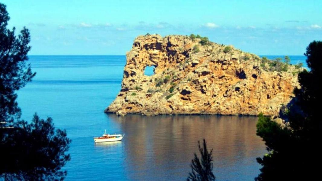 Hostal Doris - Adults Only Colonia de Sant Jordi ภายนอก รูปภาพ