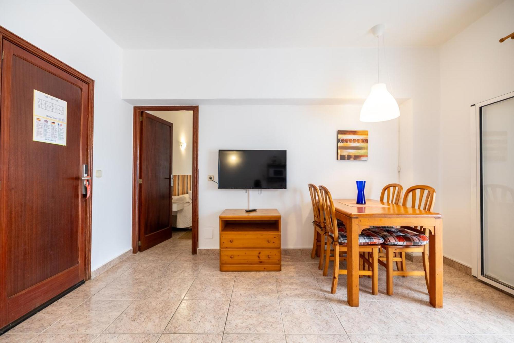 Hostal Doris - Adults Only Colonia de Sant Jordi ห้อง รูปภาพ