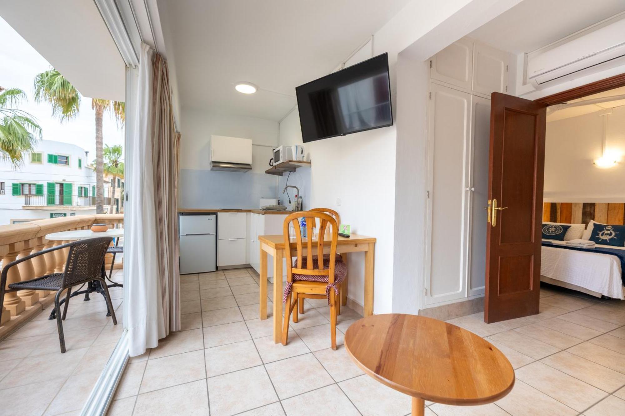 Hostal Doris - Adults Only Colonia de Sant Jordi ห้อง รูปภาพ
