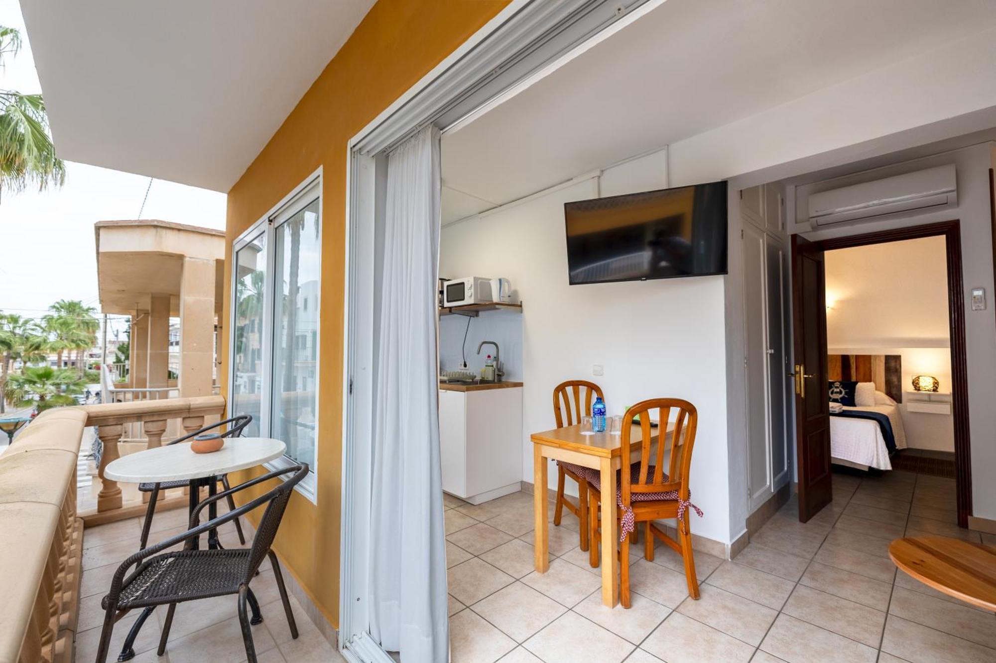 Hostal Doris - Adults Only Colonia de Sant Jordi ห้อง รูปภาพ