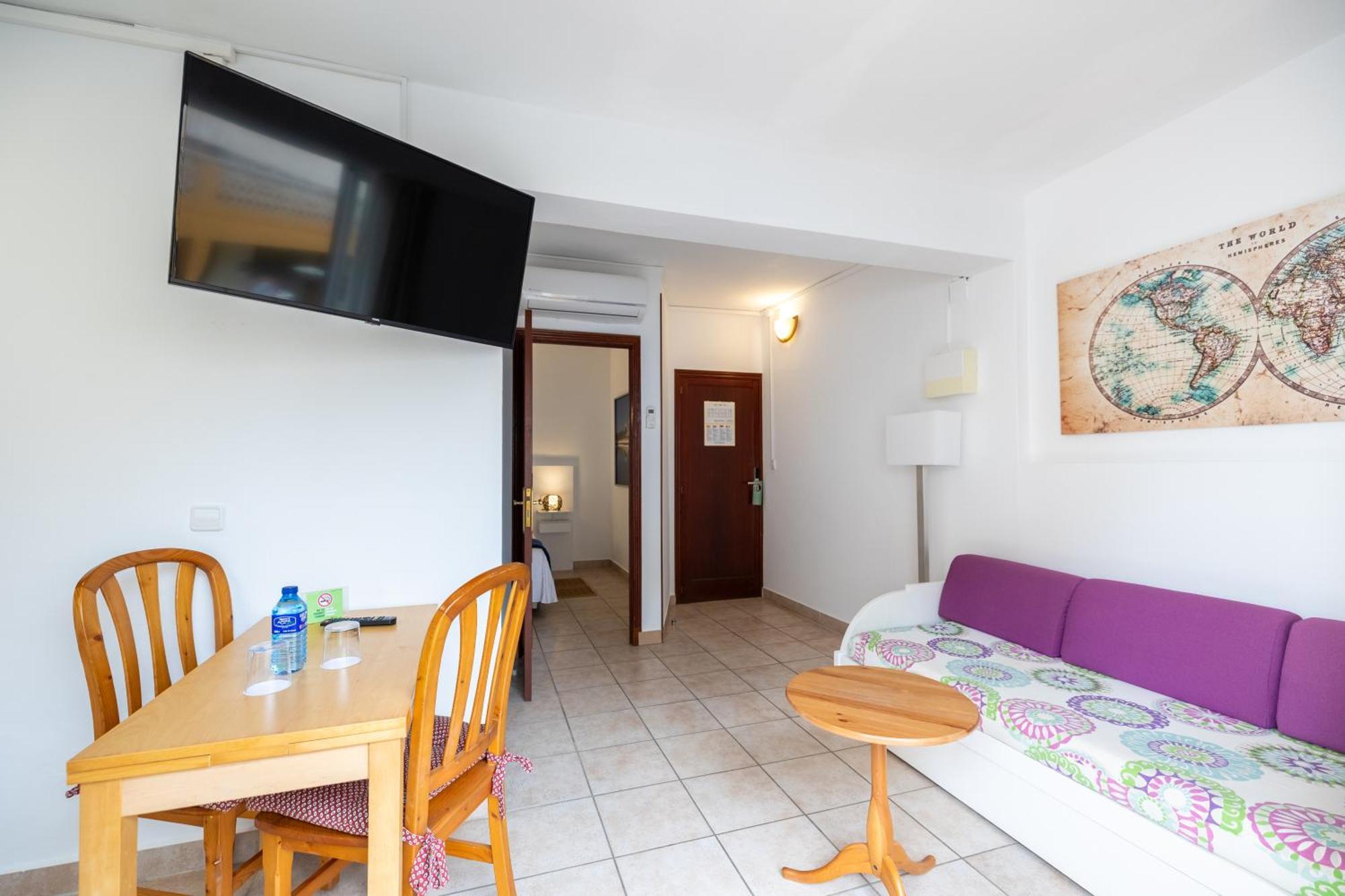 Hostal Doris - Adults Only Colonia de Sant Jordi ห้อง รูปภาพ