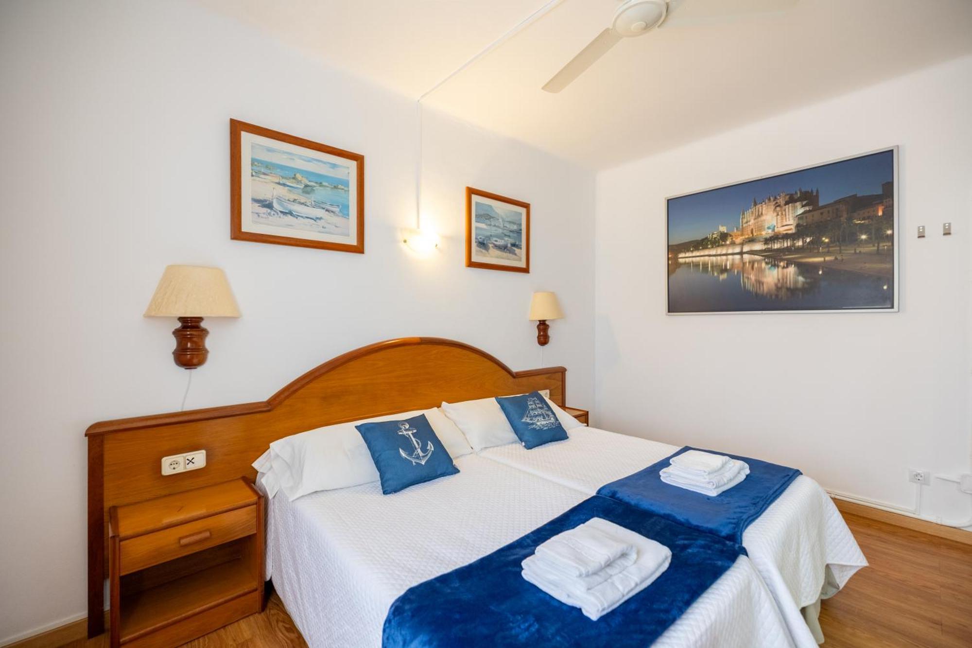 Hostal Doris - Adults Only Colonia de Sant Jordi ภายนอก รูปภาพ