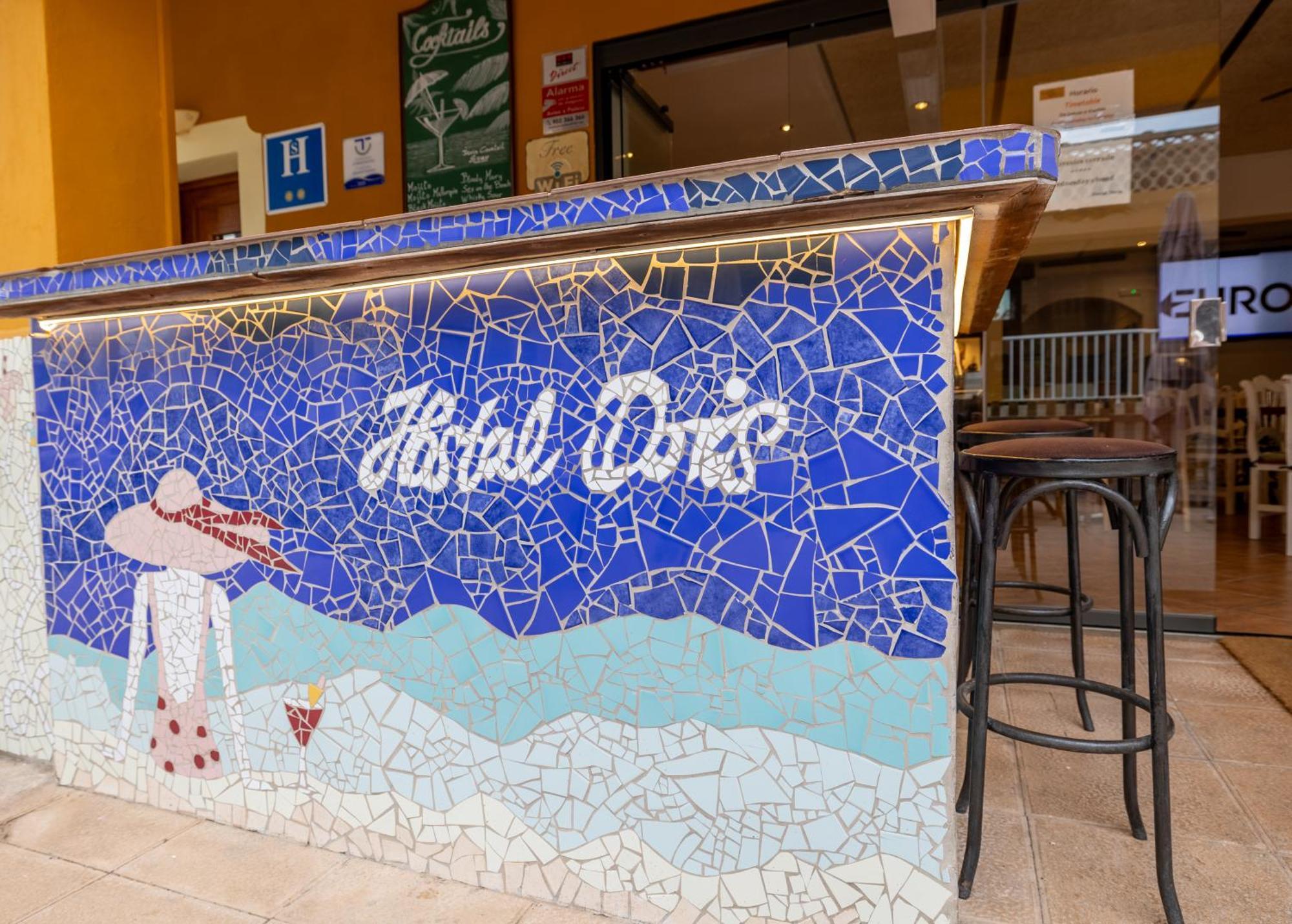 Hostal Doris - Adults Only Colonia de Sant Jordi ภายนอก รูปภาพ