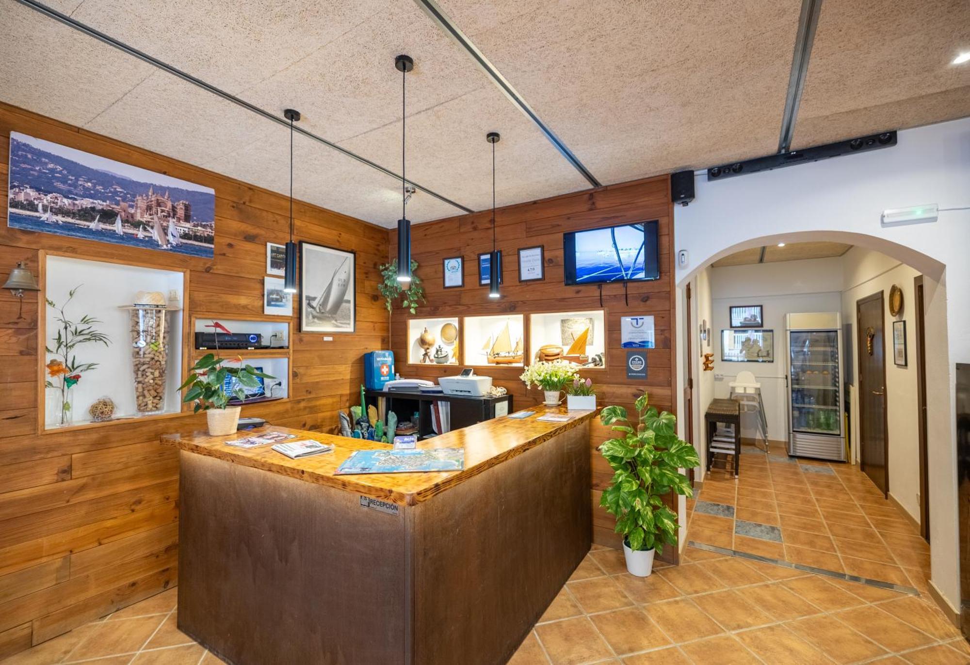 Hostal Doris - Adults Only Colonia de Sant Jordi ภายนอก รูปภาพ